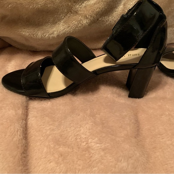 Black heels - Picture 6 of 6